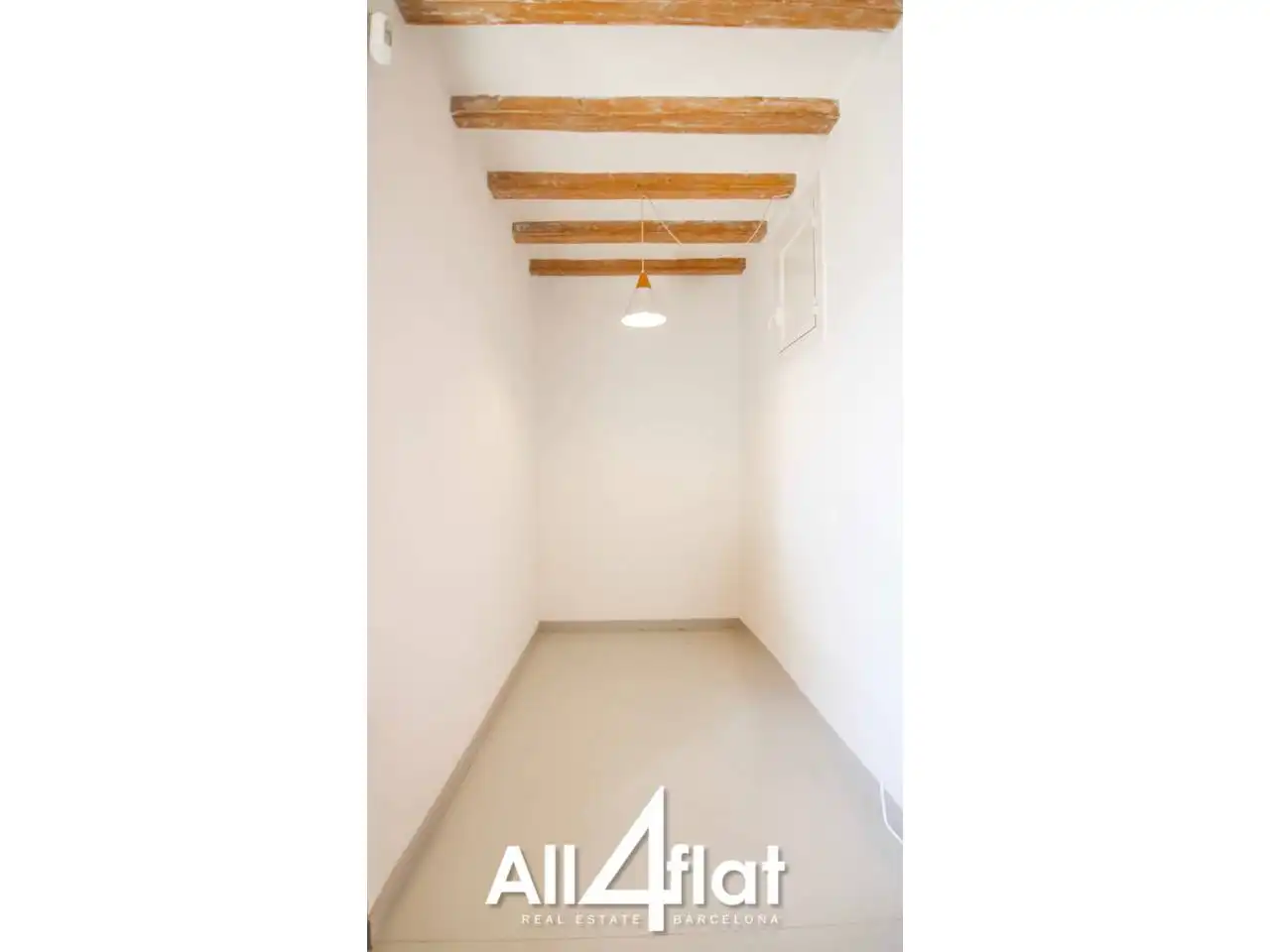 Piso de alquiler en Barcelona con Calefacción, Amueblado y Balcón