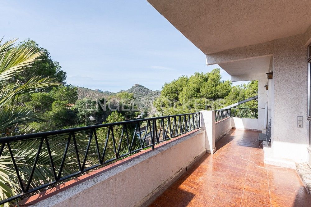 Terrace of House or chalet for sale in Gilet  with Heating, Private garden and Terrace