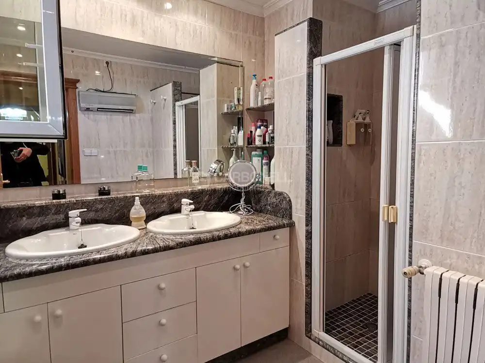 Bathroom of Houses for sale in Alcoy / Alcoi  with Air Conditioner, Heating and Terrace