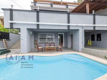 Haus mit Pool zum Verkauf in Santa Susanna