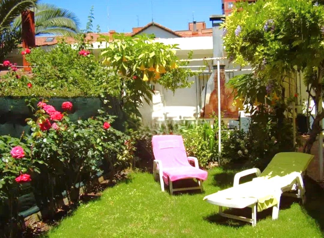 Jardí de Casa adosada en venda en  Logroño amb Calefacció, Jardí privat i Parquet