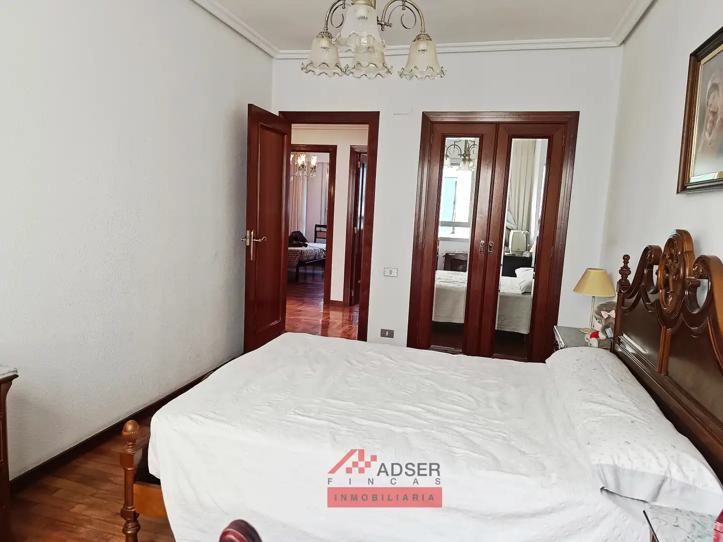 Habitación de Piso en venta en  Logroño con Calefacción, Parquet y Terraza