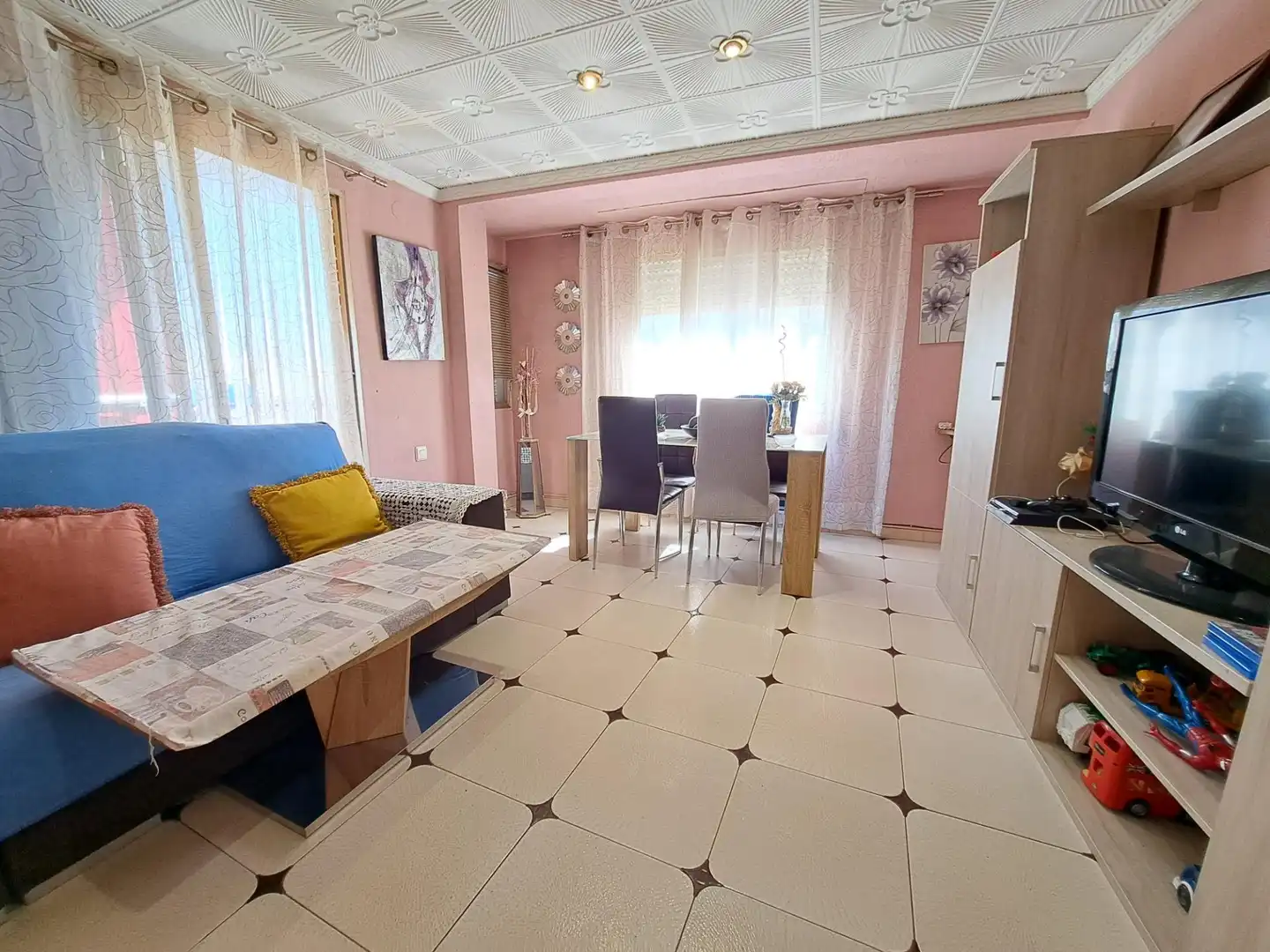 Sala d'estar de Pis en venda en Alzira amb Aire condicionat, Traster i Balcó