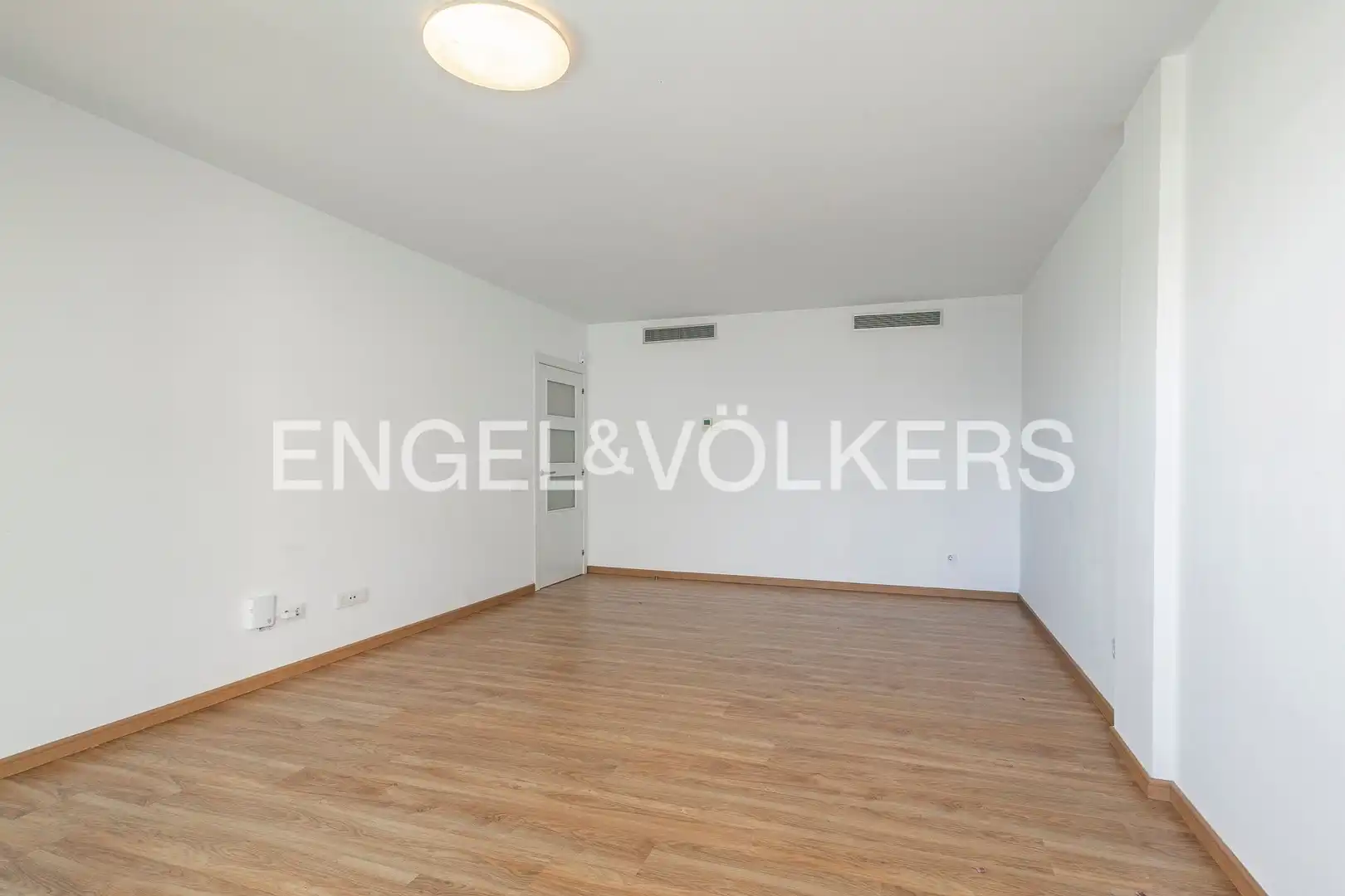 Piso en venta en Sant Just Desvern con Aire acondicionado, Calefacción y Jardín privado