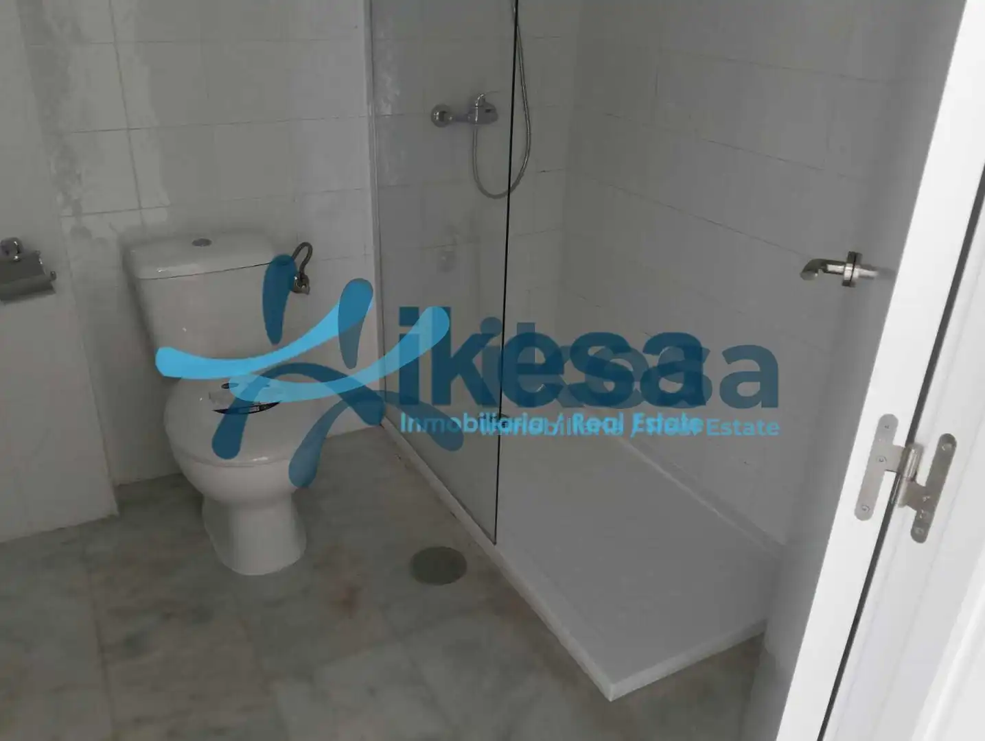 Bany de Pis en venda en Este - Alcosa- Torreblanca