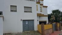Vista exterior de Casa adosada en venda en San Roque amb Aire condicionat i Terrassa
