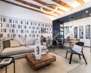 Sala d'estar de Apartament de lloguer en  Madrid Capital amb Aire condicionat, Calefacció i Moblat