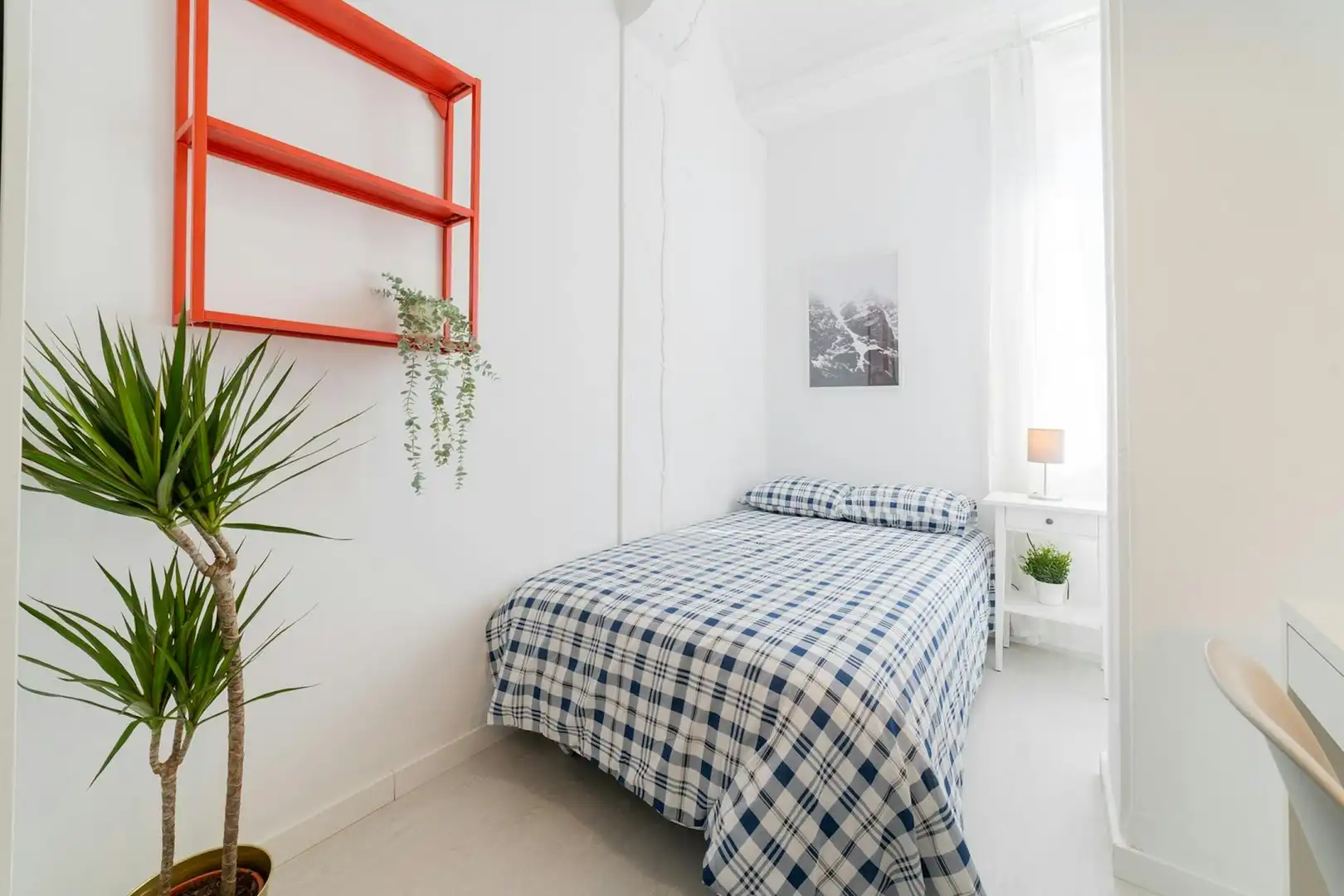 Bedroom of Flat for share in Valencia  with Furnished, Washing machine and TV