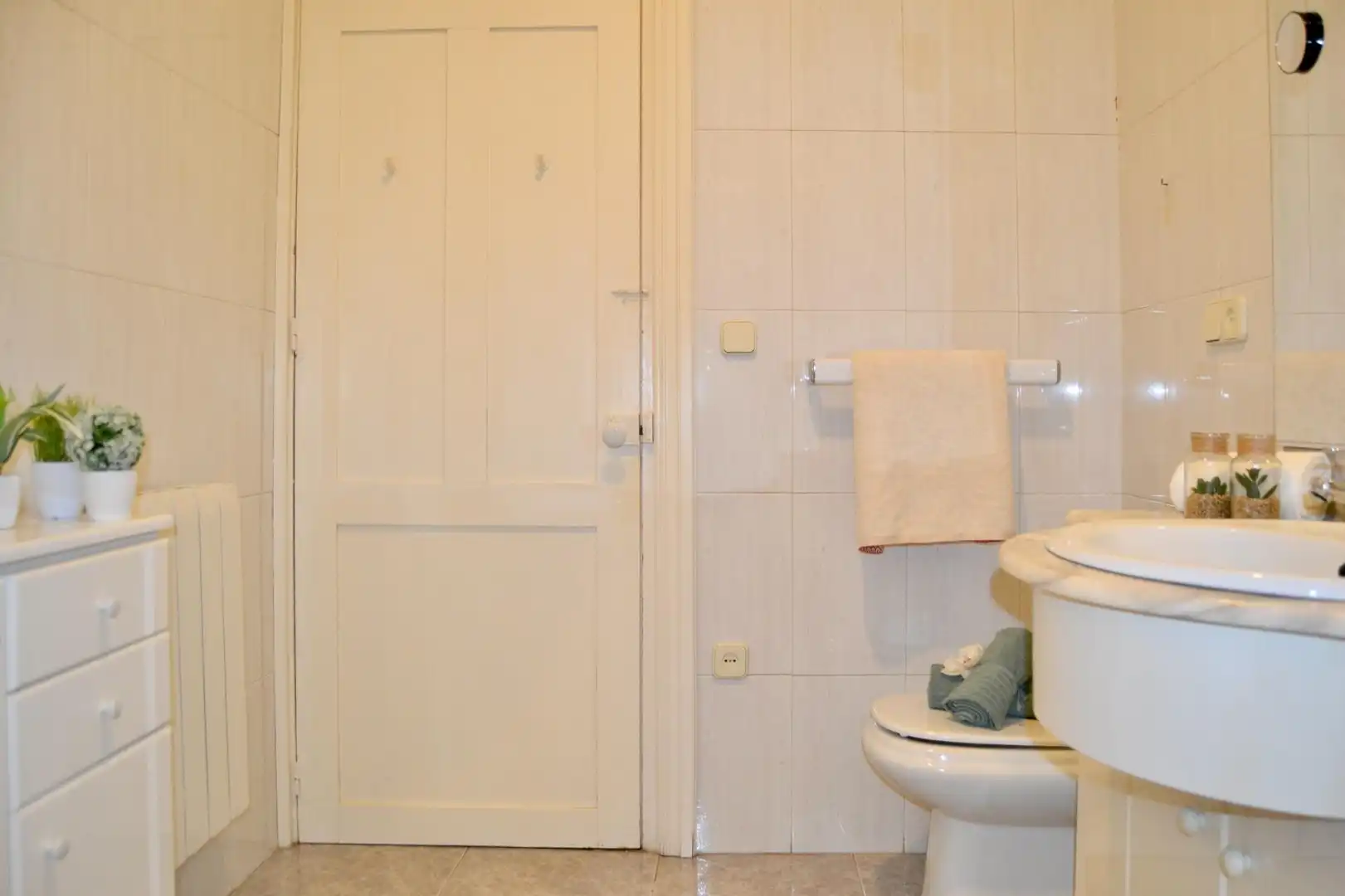 Bathroom of Flat for sale in  Pamplona / Iruña  with Heating, Storage room and Balcony