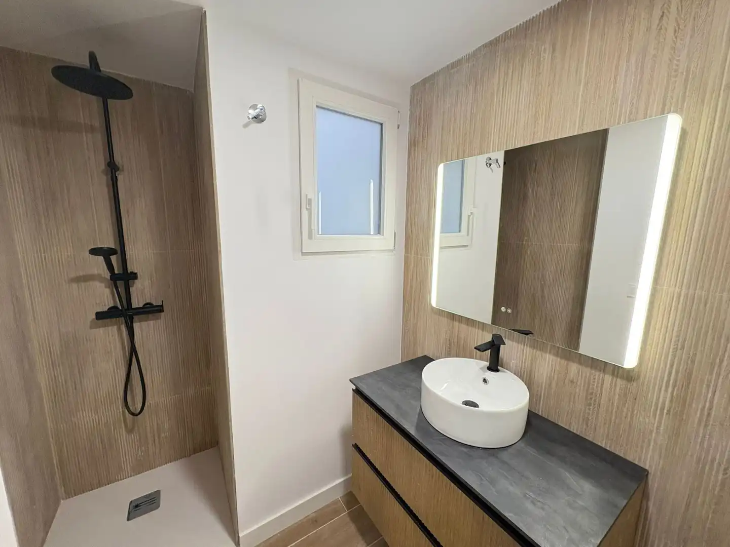 Badezimmer von Wohnung zum Verkauf in Alcoy / Alcoi mit Abstellraum