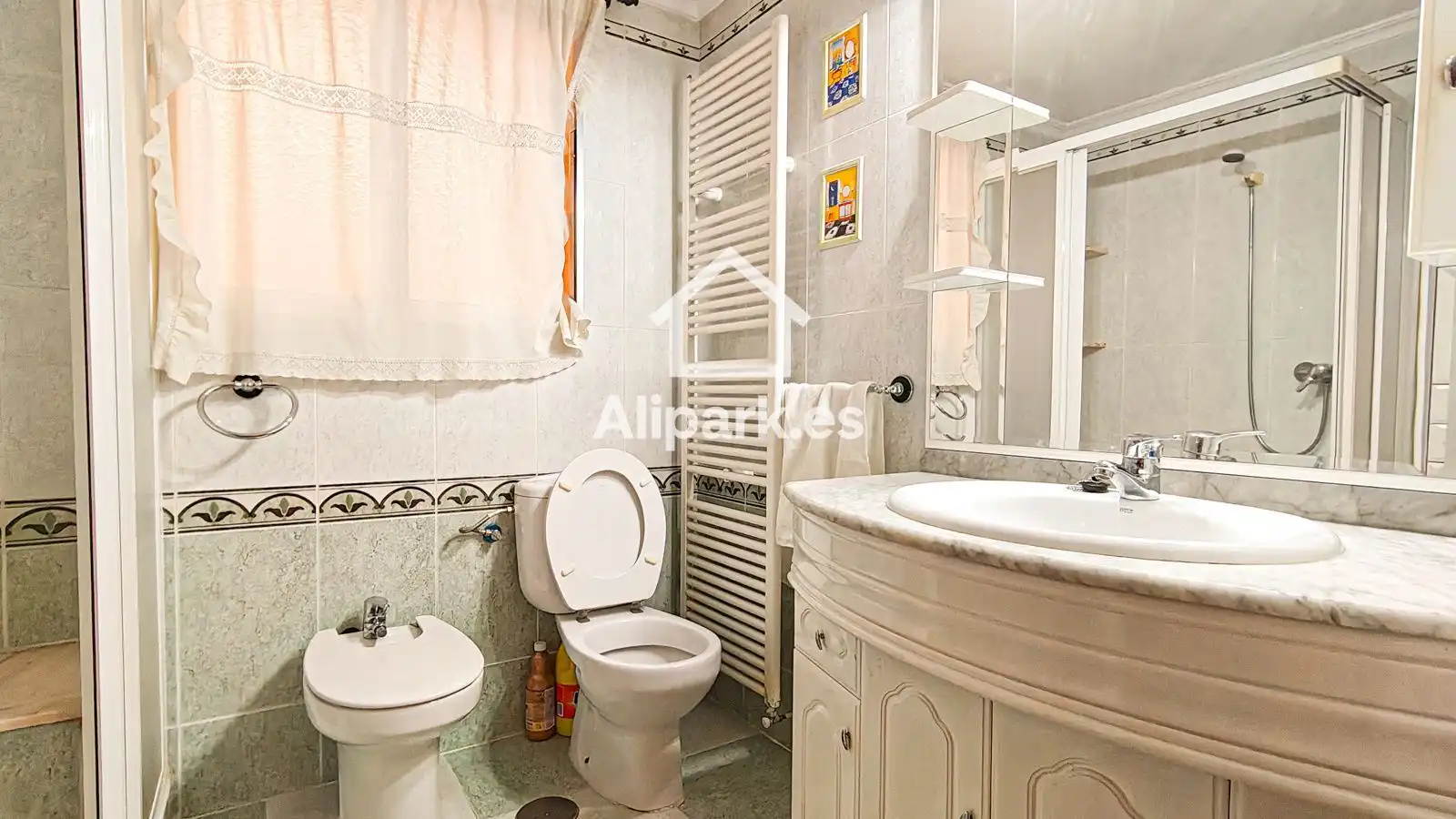 Baño de Piso en venta en Alicante / Alacant con Aire acondicionado, Calefacción y Amueblado