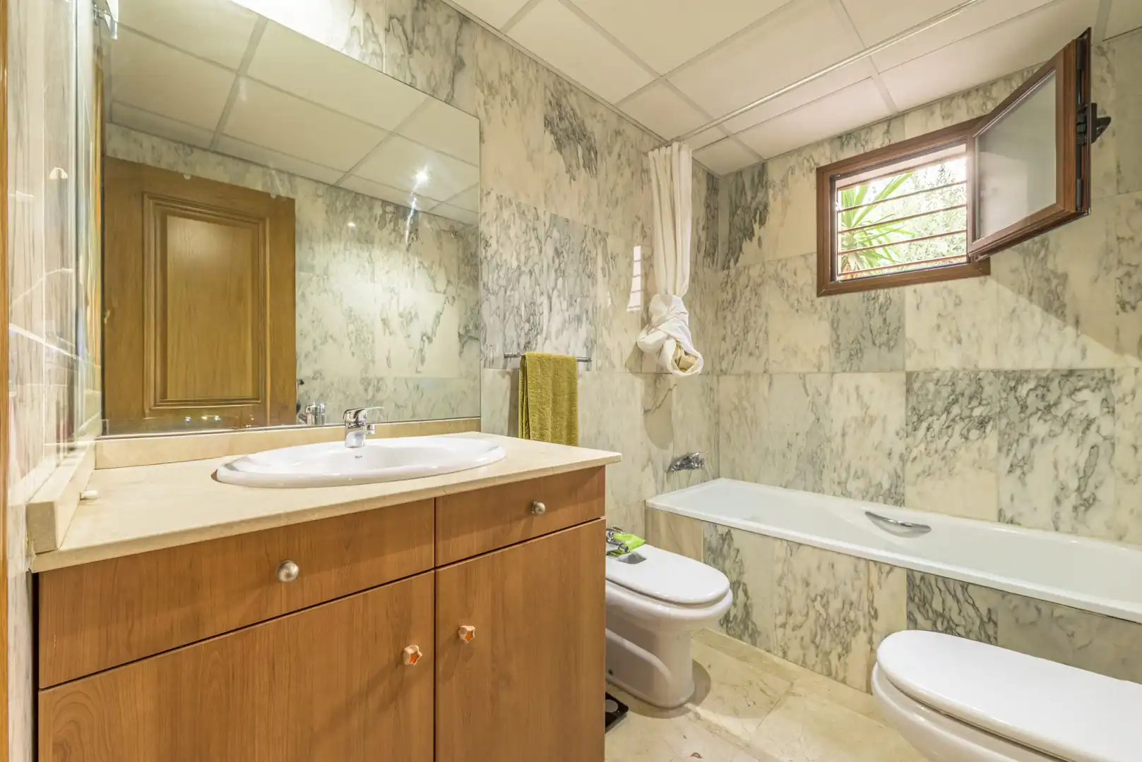 Bany de Planta baixa en venda en Mijas amb Aire condicionat, Jardí privat i Terrassa