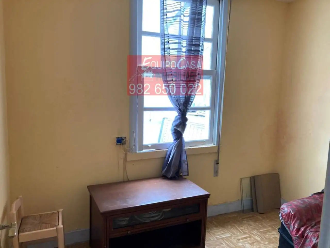 Habitación de Casa adosada en venta en Lugo con Terraza, Amueblado y Alarma