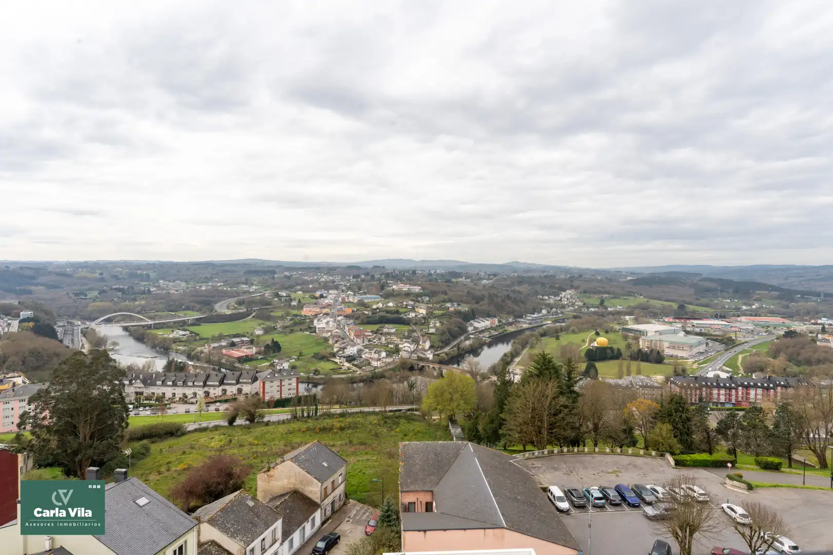 Vista exterior de Dúplex en venda en Lugo amb Calefacció, Parquet i Terrassa