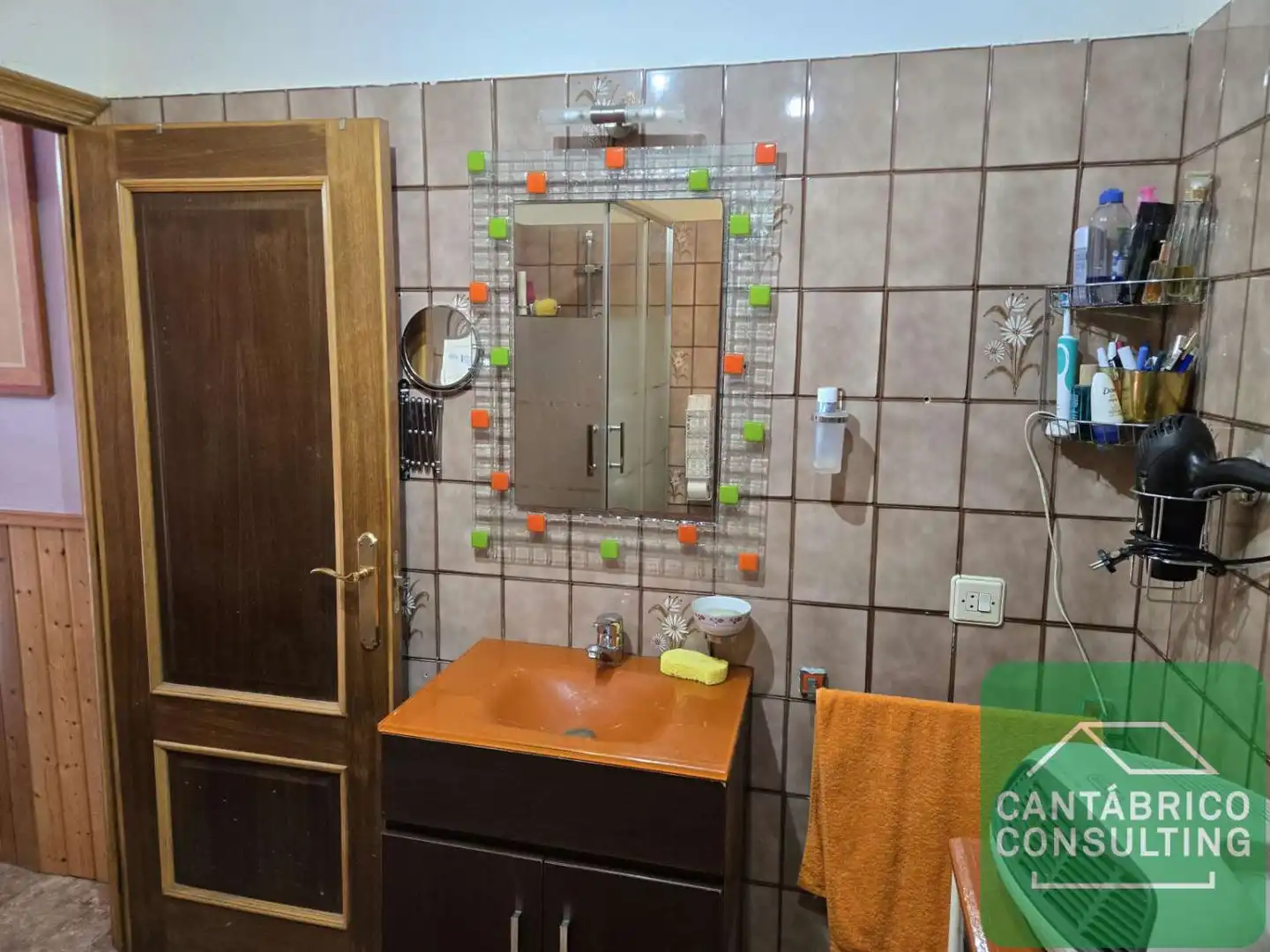 Bathroom of Houses for sale in Navia  with Heating, Storage room and Furnished