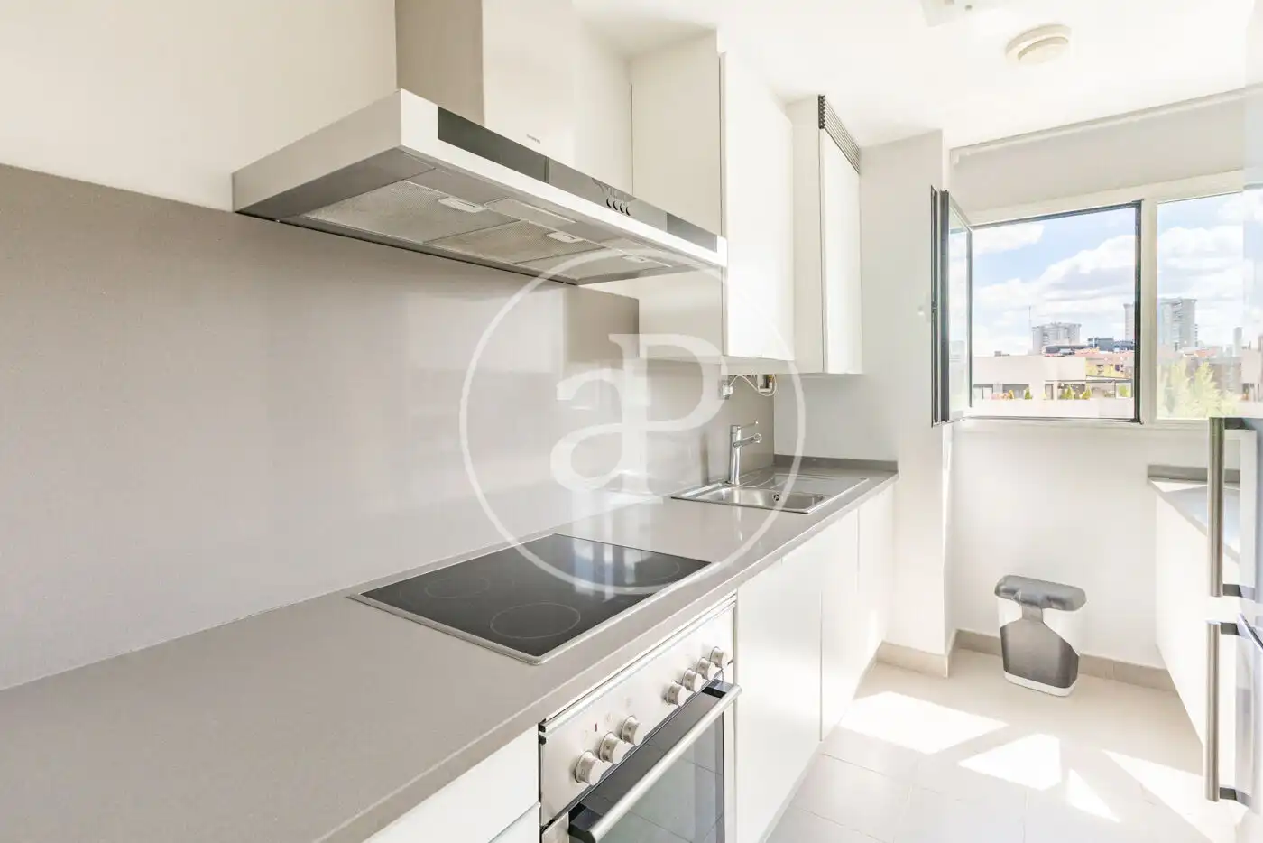 Kitchen of Flat for sale in Madrid  with Air Conditioner, Heating and Private garden