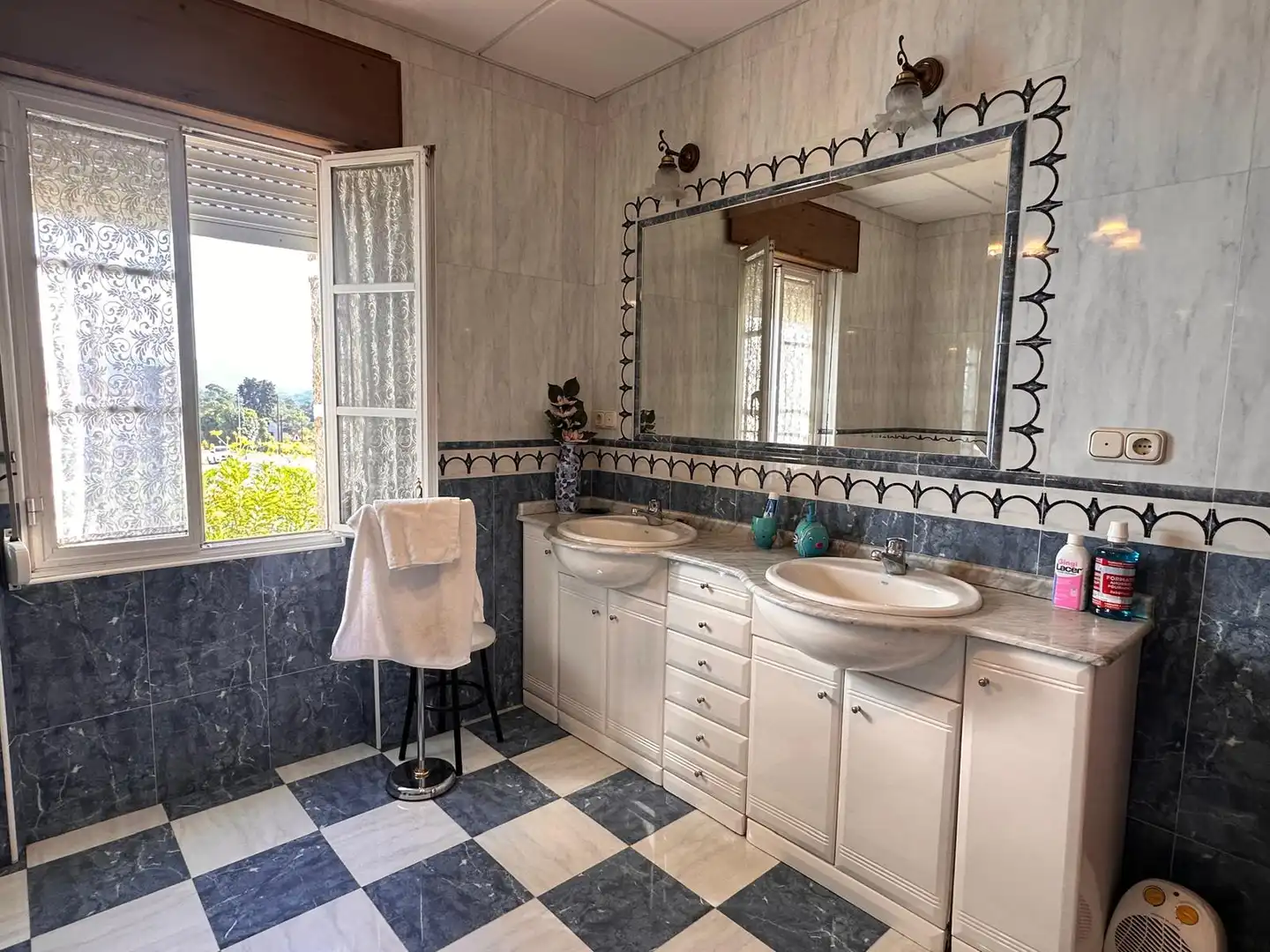 Baño de Casa o chalet en venta en Vedra con Calefacción, Jardín privado y Amueblado