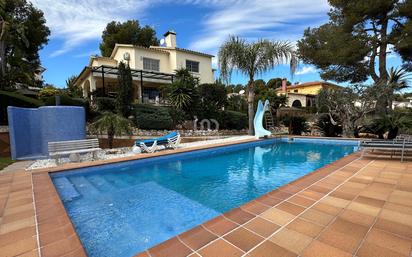 Piscina de Casa o xalet en venda en Cunit amb Terrassa i Piscina