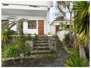 Vista exterior de Casa o xalet en venda en Las Palmas de Gran Canaria amb Jardí privat, Terrassa i Traster