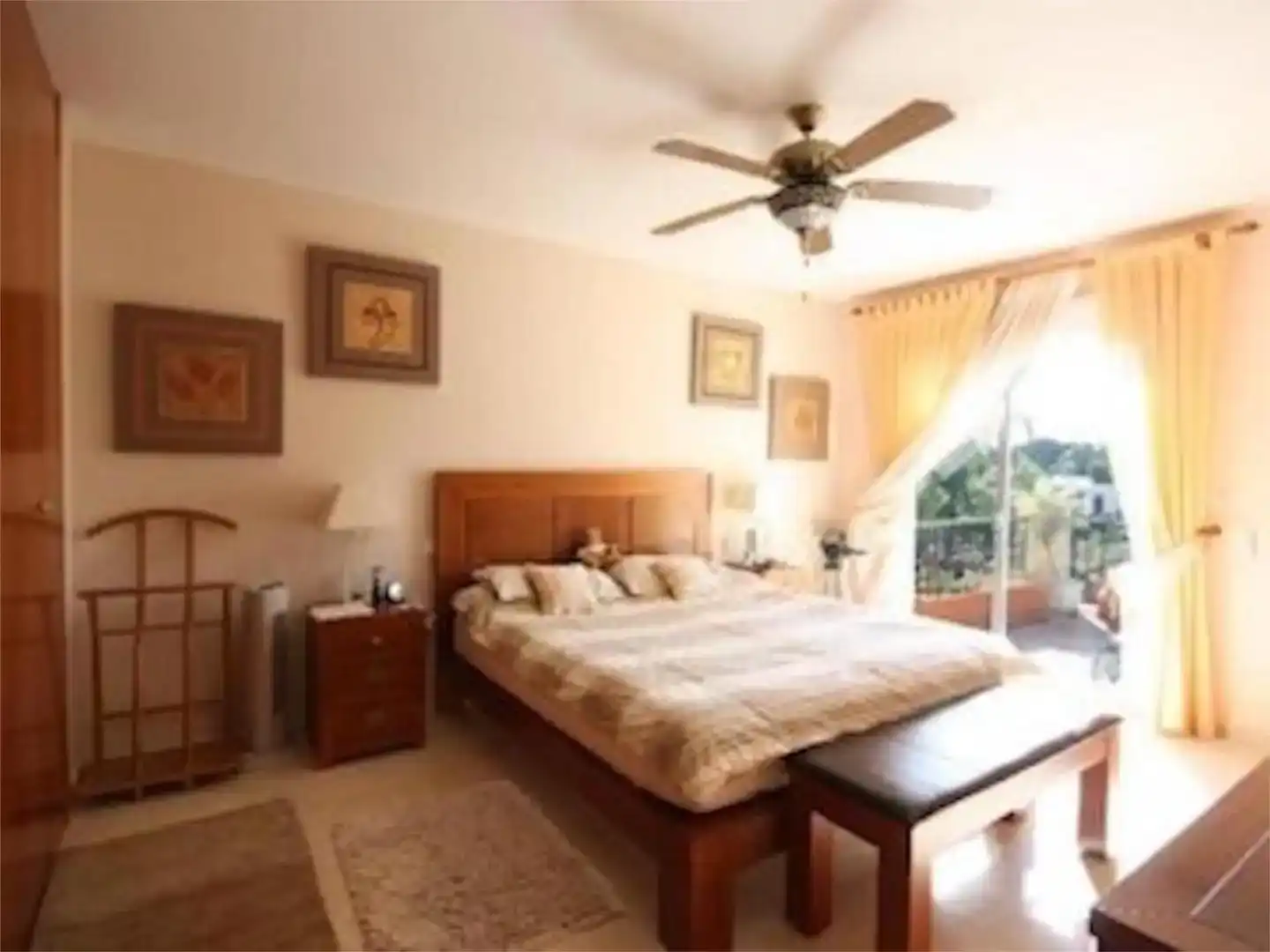 Schlafzimmer von Wohnung zur Miete in Marbella mit Klimaanlage, Schwimmbad und Balkon