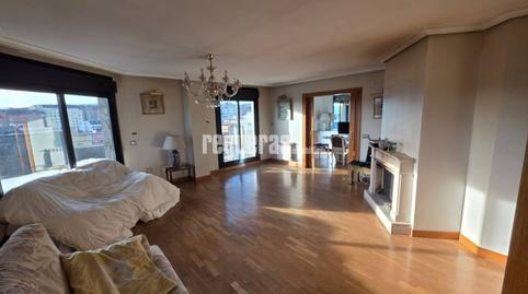 Foto 2 de Àtic de lloguer a José Manuel Pedregal, Centro, Asturias