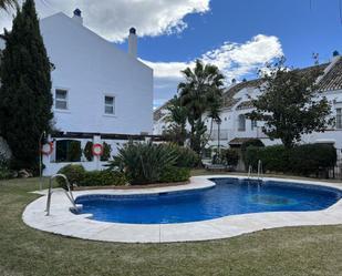 Jardí de Casa adosada en venda en Marbella amb Aire condicionat, Calefacció i Jardí privat