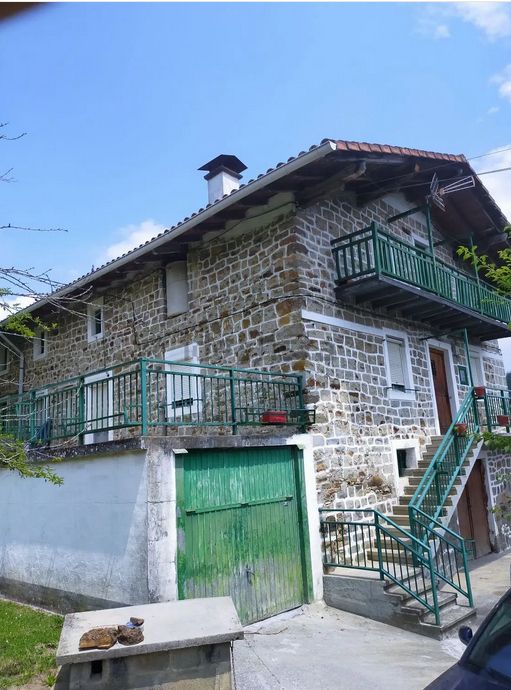 Vista exterior de Casa o xalet en venda en Arantzazu amb Terrassa, Traster i Moblat