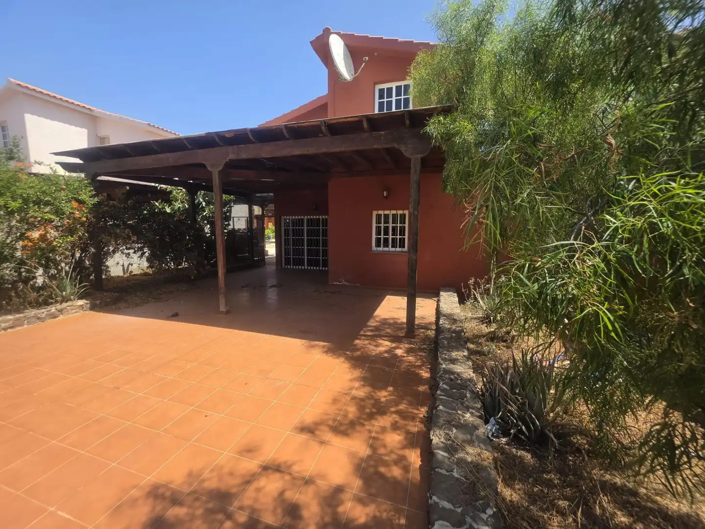 Vista exterior de Casa o xalet en venda en La Oliva amb Jardí privat