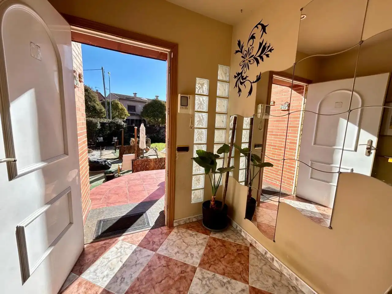 Haus oder Chalet zum Verkauf in El Casar mit Heizung, Privatgarten und Terrasse