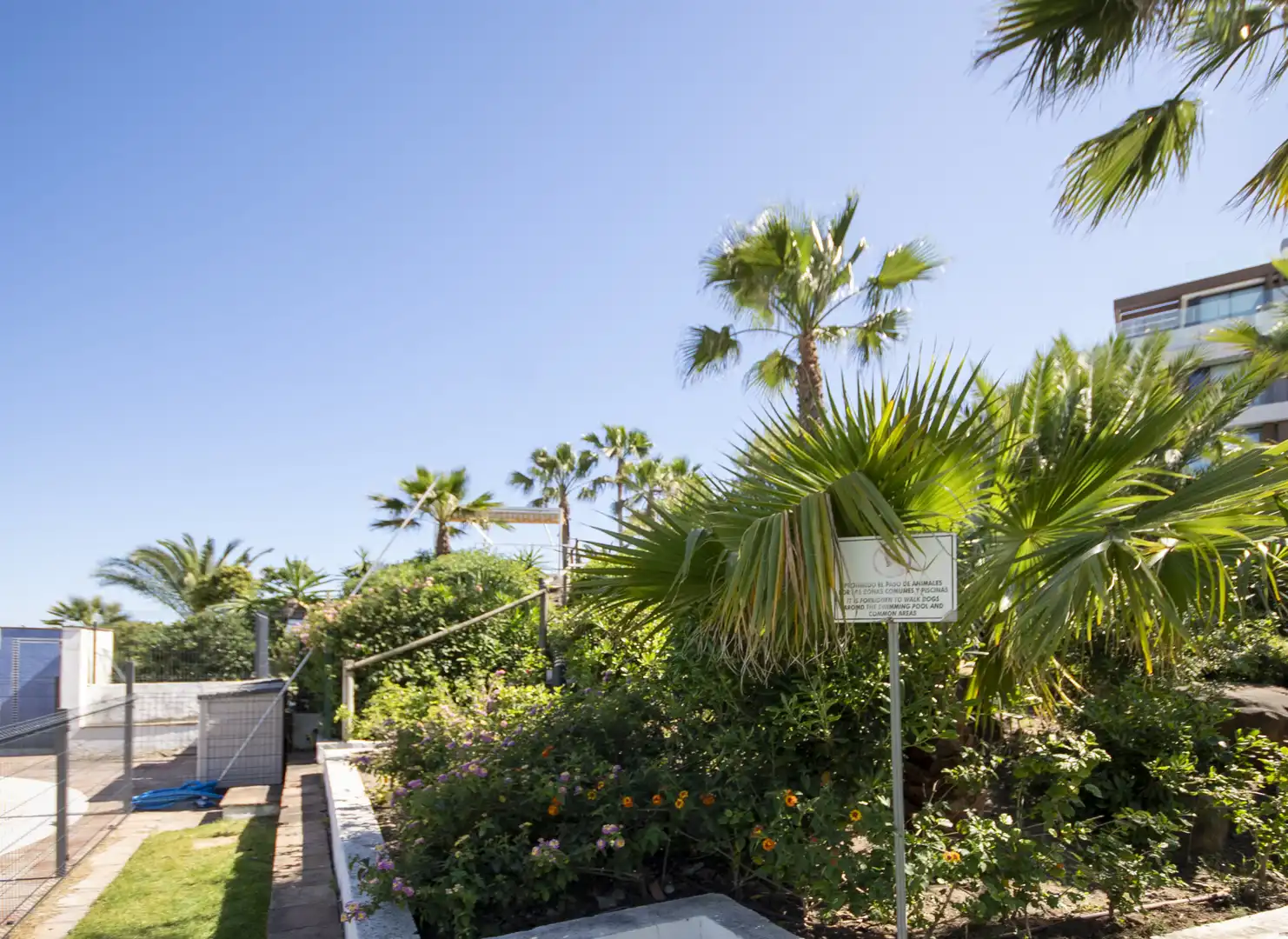Jardí de Apartament en venda en Estepona amb Terrassa, Piscina i Piscina comunitària