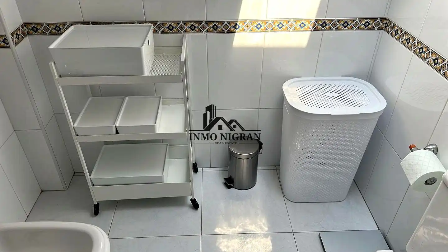 Badezimmer von Wohnung zur Miete in Nigrán mit Terrasse und Möbliert