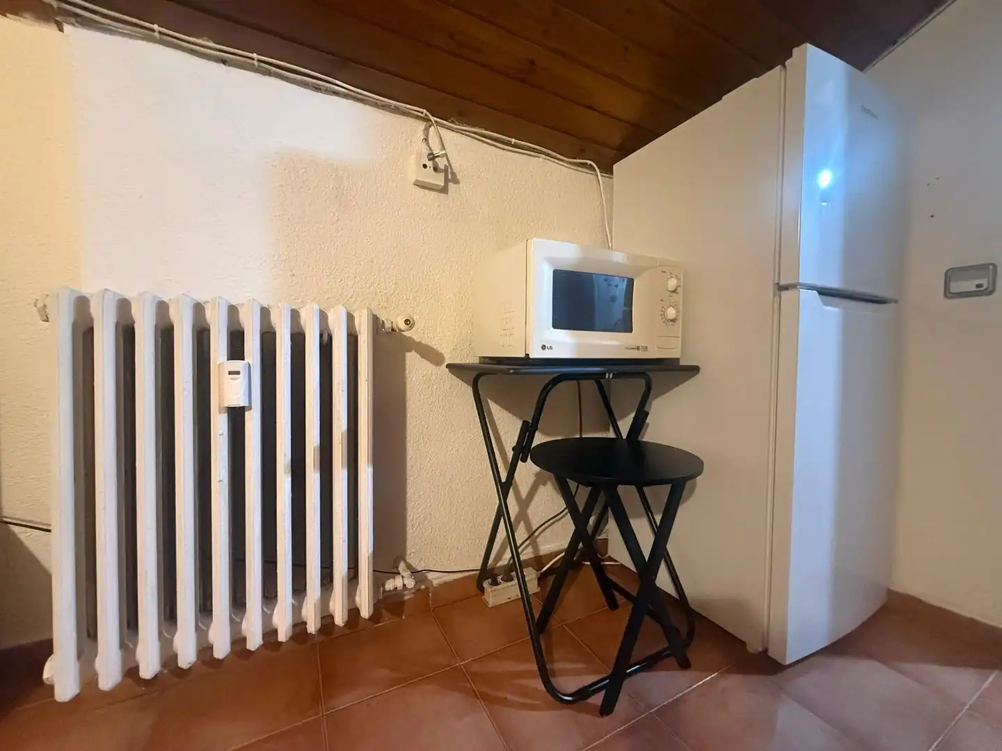 Cocina de Piso para compartir en Alp con Calefacción y Amueblado