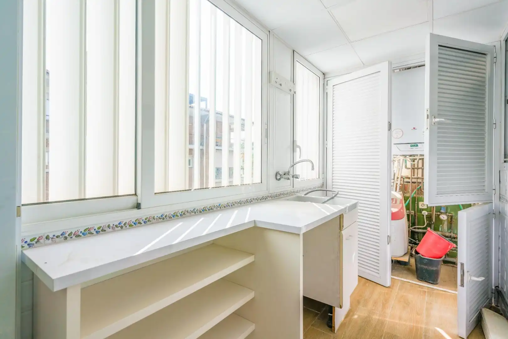 Küche von Maisonette zum Verkauf in Barcelona mit Klimaanlage, Parkett und Terrasse