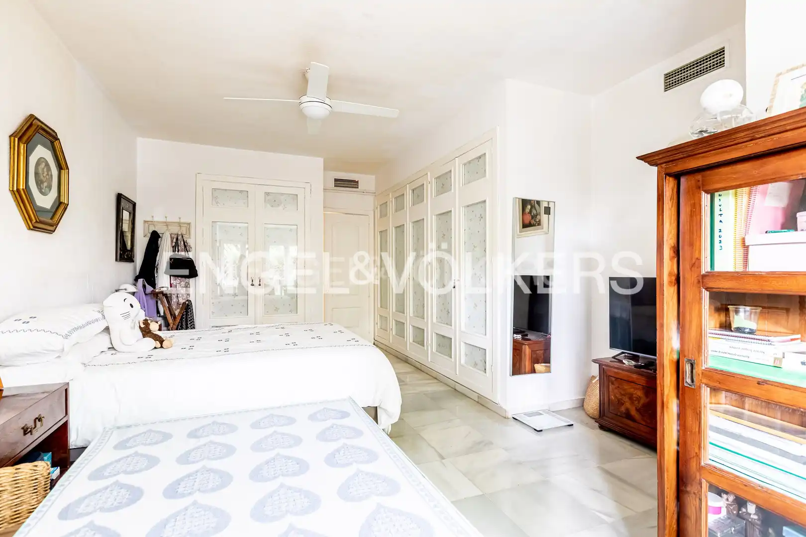 Habitación de Piso de alquiler en Sevilla con Aire acondicionado, Calefacción y Trastero