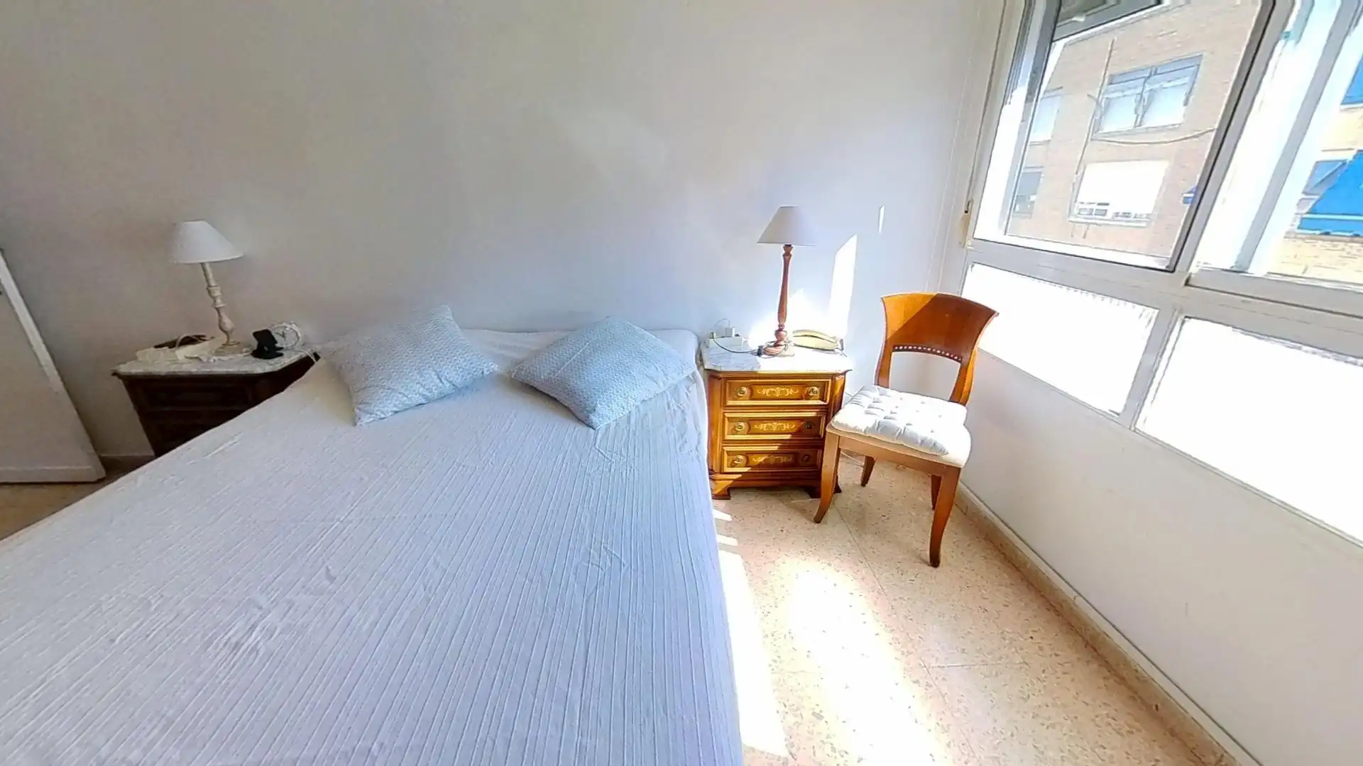 Bedroom of Flat for sale in Valencia  with Air Conditioner and Balcony