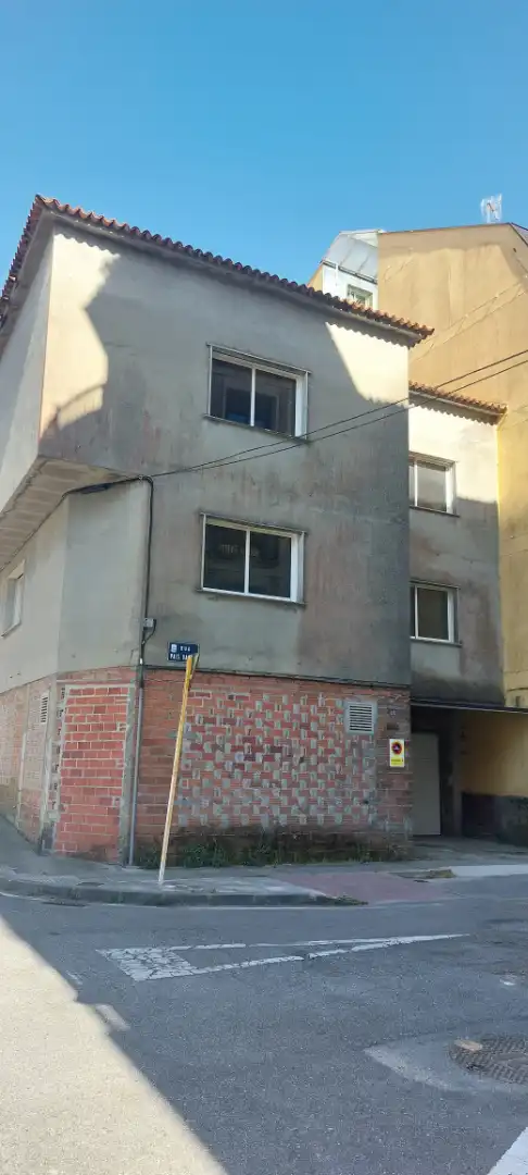 Vista exterior de Edificio en venta en O Grove  