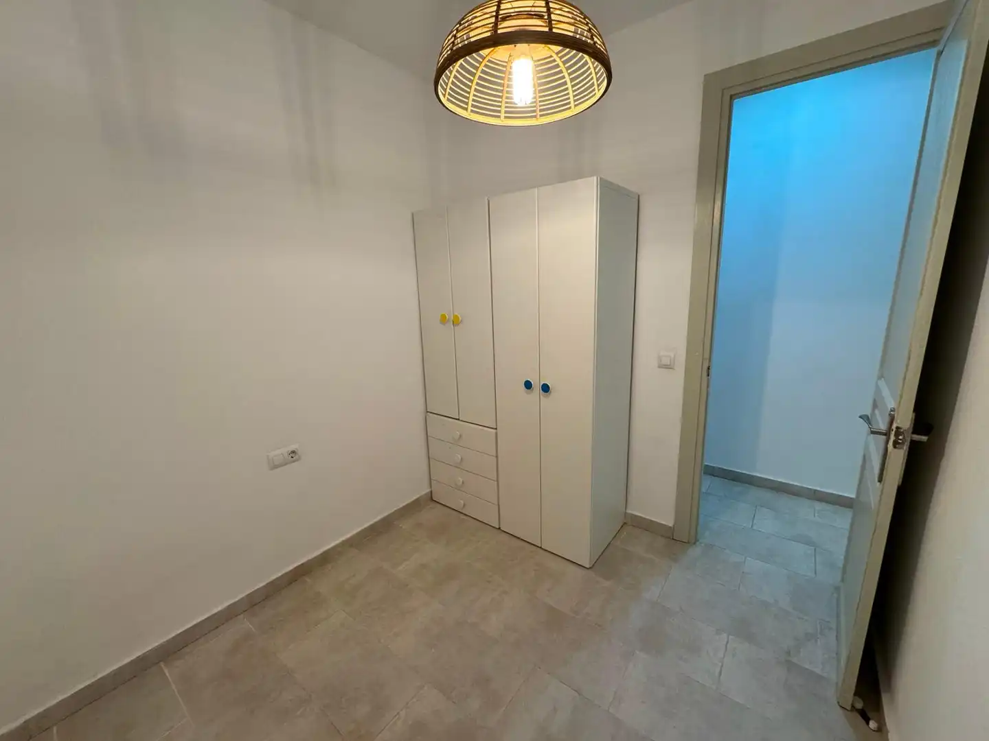 Schlafzimmer von Erdgeschoss zur Miete in Barcelona mit Klimaanlage