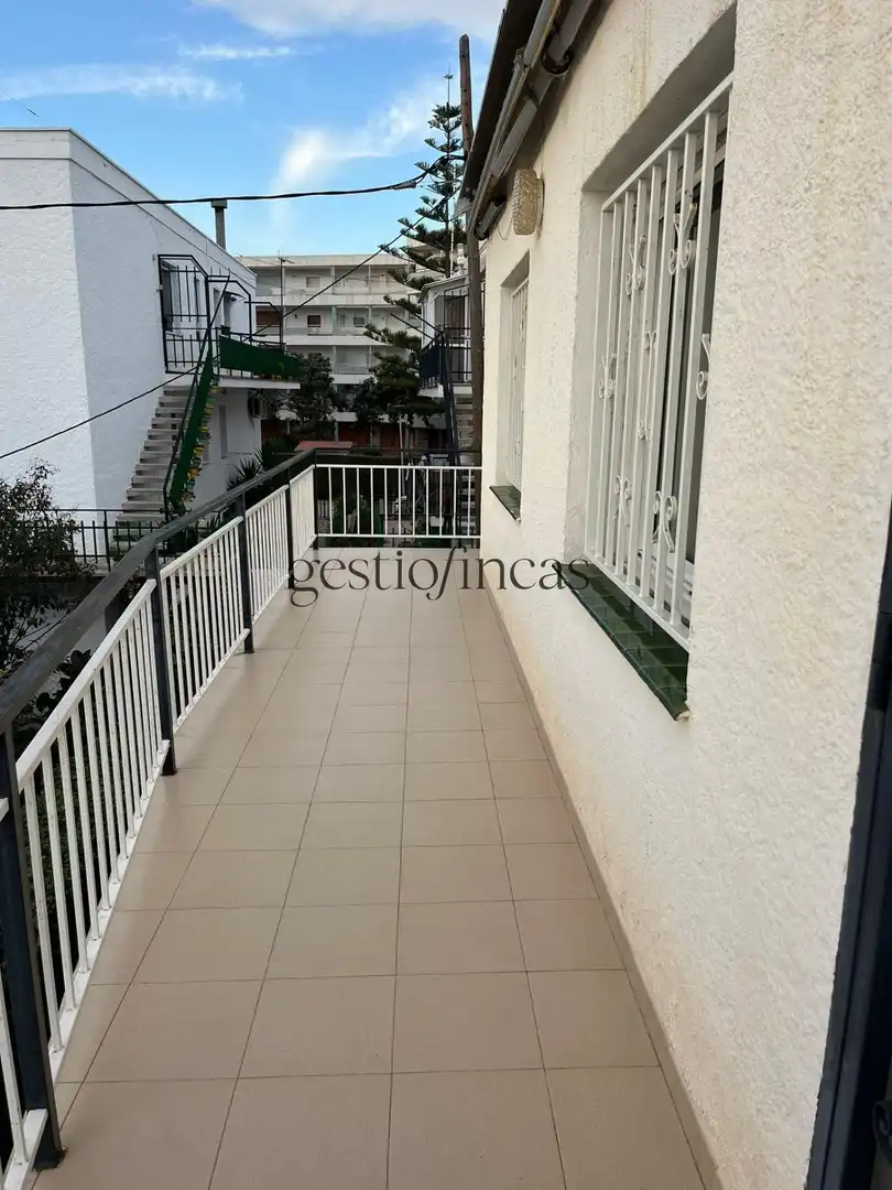 Apartments for rent in Avenida ENRIC GRANADOS, Regueral - Prat d'en Forés