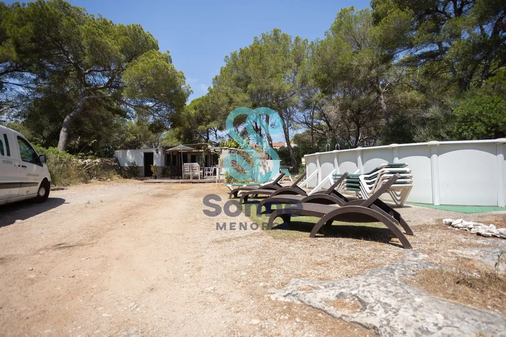 Vista exterior de Casa o xalet en venda en Ferreries amb Jardí privat, Terrassa i Piscina