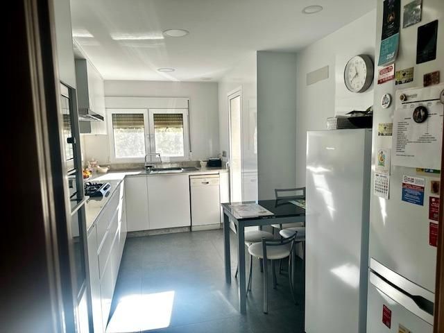 Kitchen of Flat for sale in  Valencia Capital  with Air Conditioner, Private garden and Balcony