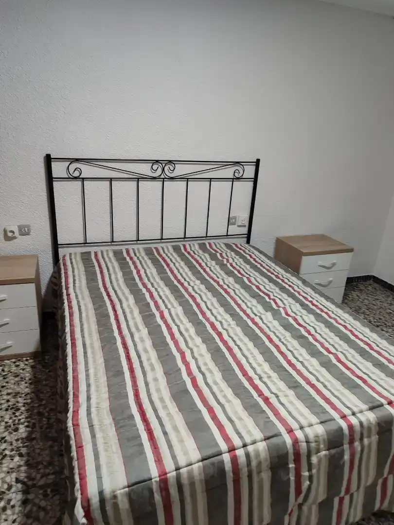 Dormitori de Pis de lloguer en Elche / Elx amb Balcó