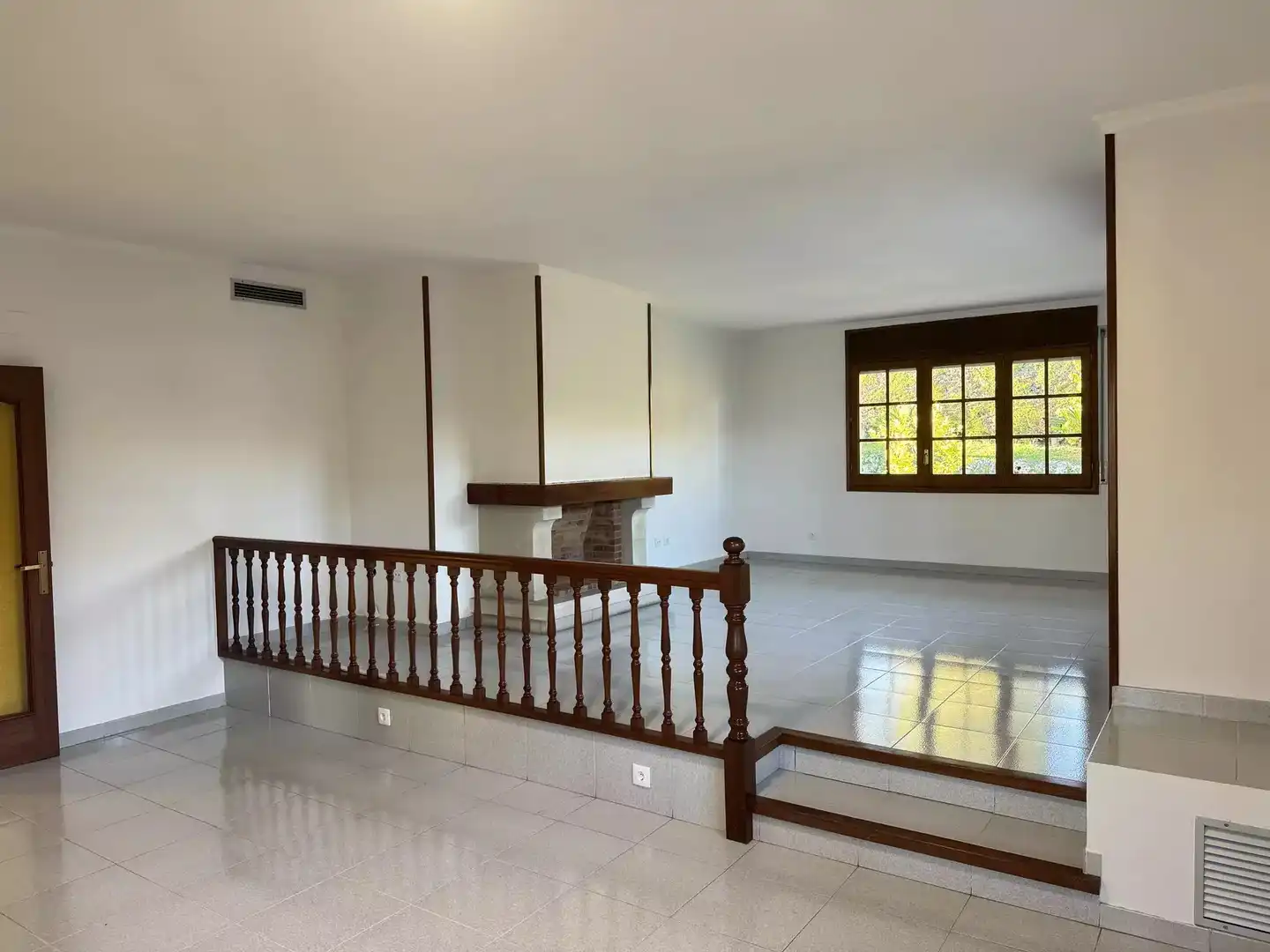 Living room of Houses for sale in Girona  with Air Conditioner, Heating and Terrace