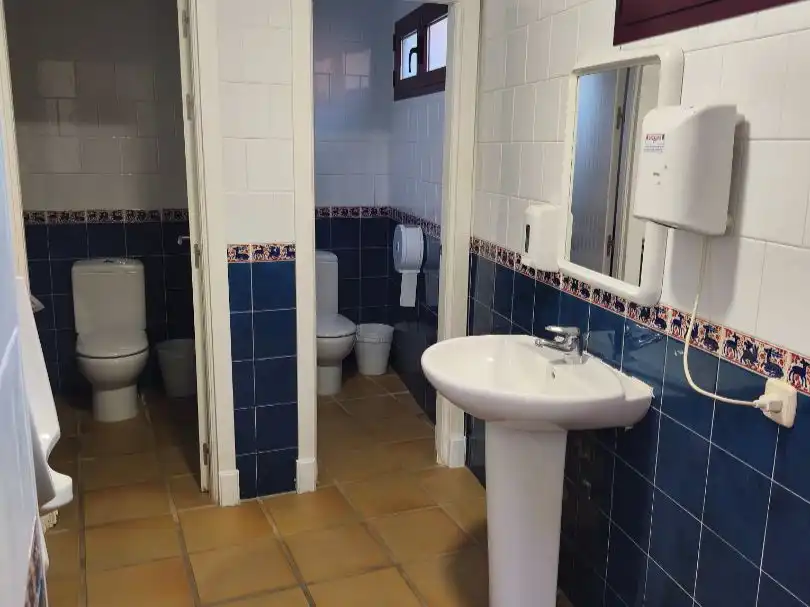 Badezimmer von Lagerraum zur Miete in Benahavís
