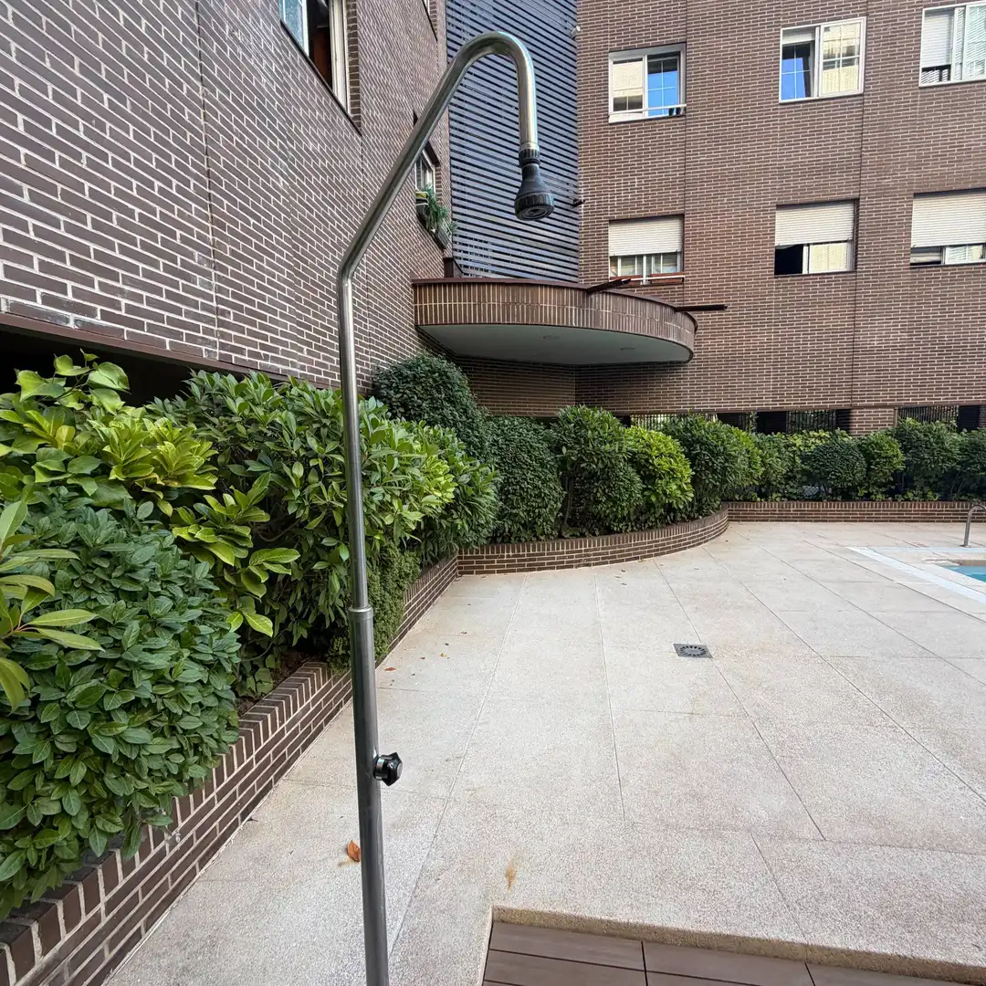 Terraza de Piso en venta en Madrid con Piscina comunitaria