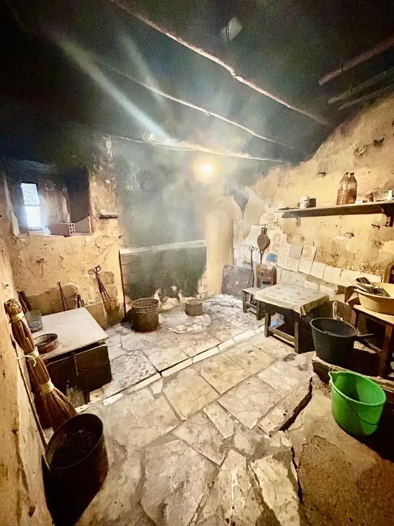 Kitchen of Country homes for sale in Roperuelos del Páramo, León