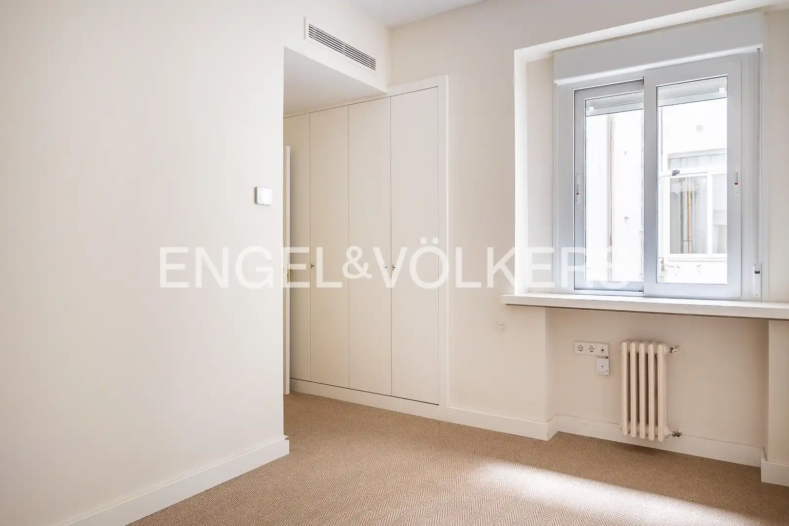 Schlafzimmer von Wohnung zur Miete in Sevilla mit Klimaanlage, Heizung und Parkett