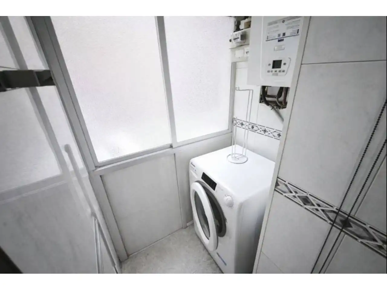 Baño de Apartamento en venta en Santa Coloma de Gramenet con Aire acondicionado y Calefacción