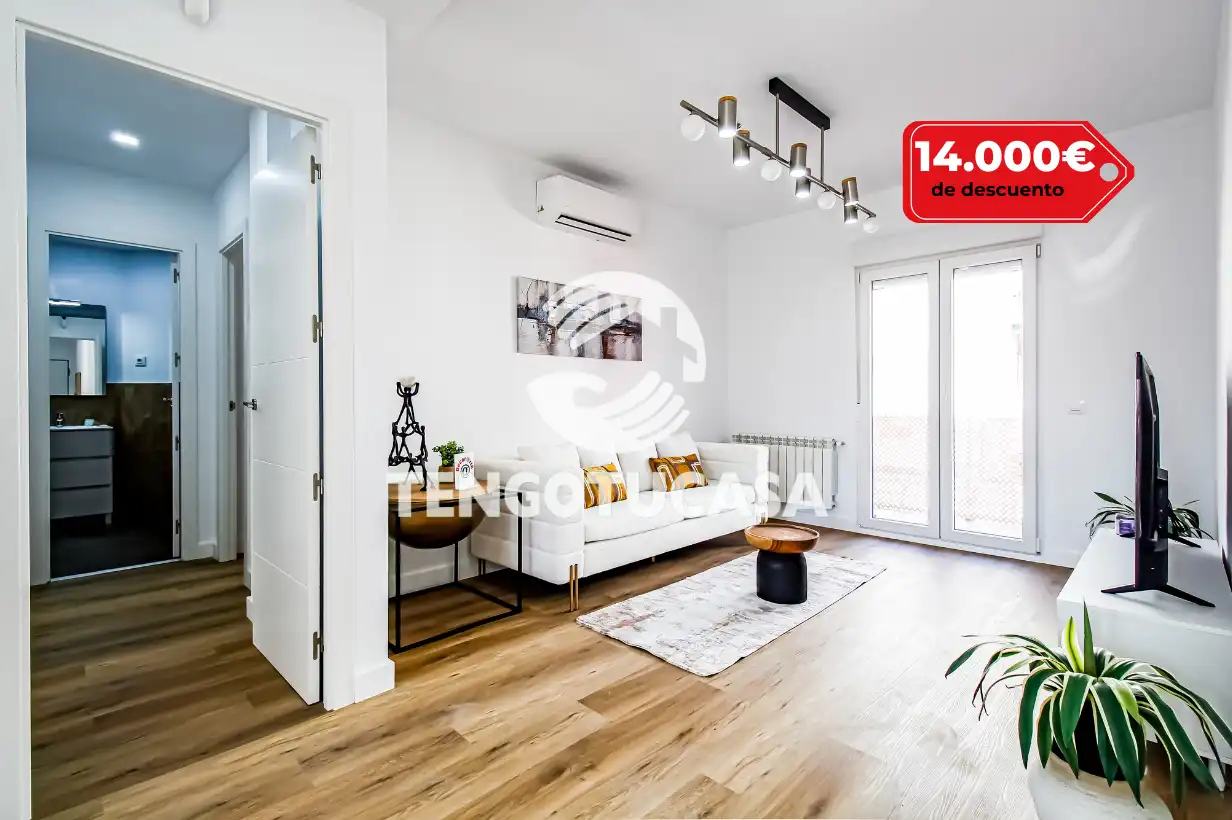 Living room of Flat for sale in Madrid  with Air Conditioner, Heating and Terrace