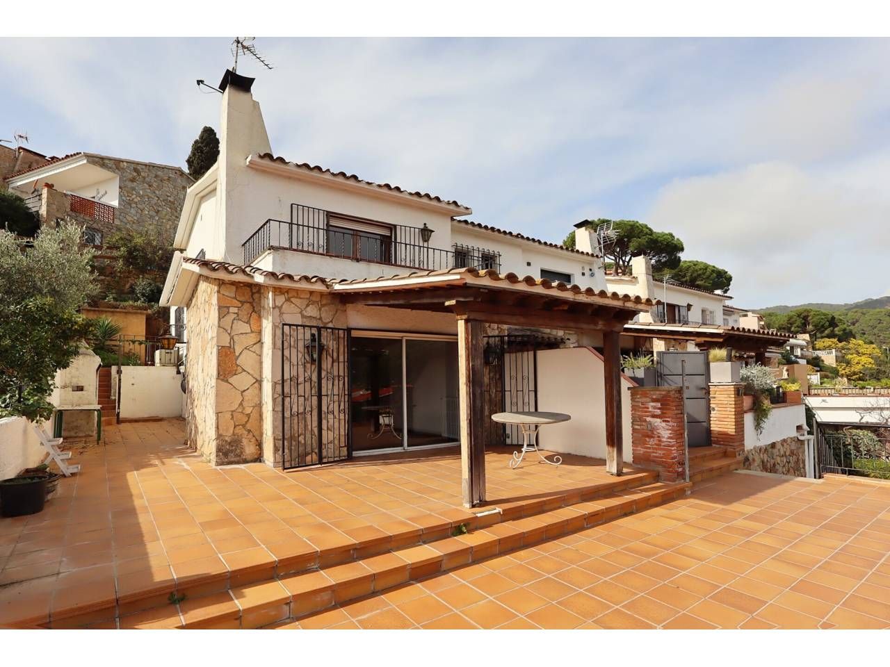 Vista exterior de Casa o xalet en venda en Lloret de Mar amb Calefacció, Jardí privat i Terrassa