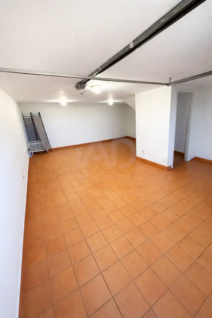 Casa adosada en venda en Cuadros amb Calefacció i Terrassa